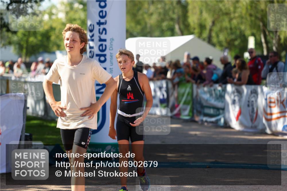 01.09.2024 - 17. Tribühne Triathlon Michael Strokosch http://msf.ph/oto/6902679 01.09.2024 11:01:45 Ziel 200, 292 meine-sportfotos.de