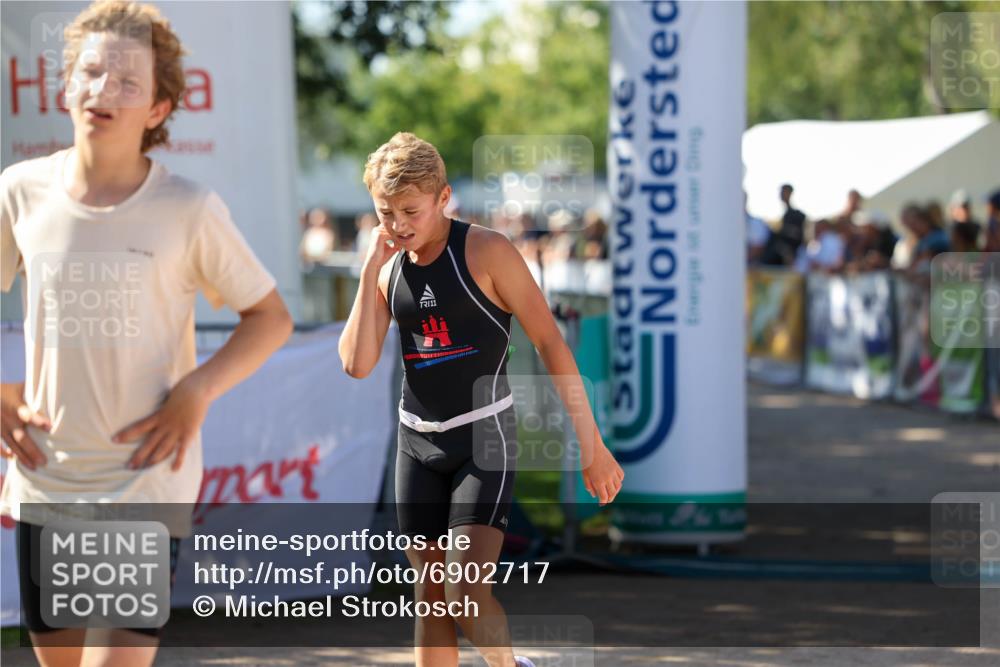 01.09.2024 - 17. Tribühne Triathlon Michael Strokosch http://msf.ph/oto/6902717 01.09.2024 11:01:48 Ziel 200, 259 meine-sportfotos.de