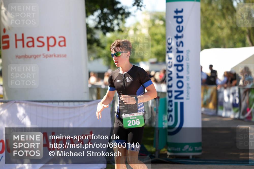 01.09.2024 - 17. Tribühne Triathlon Michael Strokosch http://msf.ph/oto/6903140 01.09.2024 11:03:09 Ziel 206, 265 meine-sportfotos.de