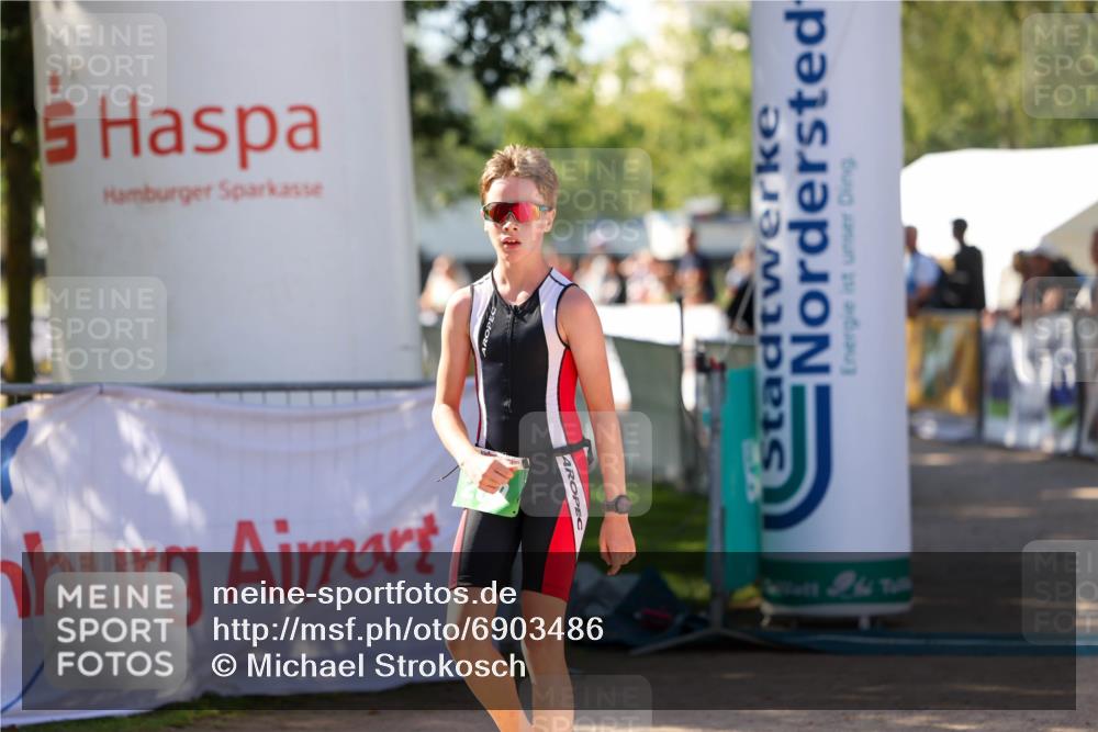 01.09.2024 - 17. Tribühne Triathlon Michael Strokosch http://msf.ph/oto/6903486 01.09.2024 11:03:45 Ziel 209, 213, 245, 275 meine-sportfotos.de