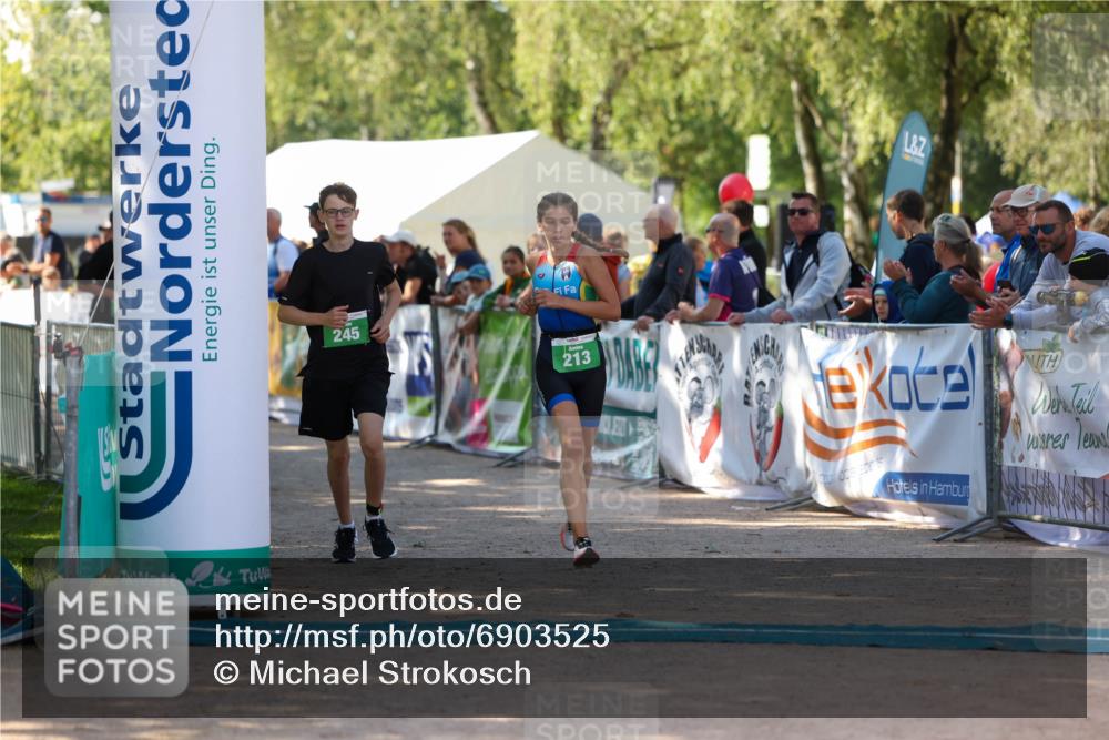 01.09.2024 - 17. Tribühne Triathlon Michael Strokosch http://msf.ph/oto/6903525 01.09.2024 11:03:47 Ziel 209, 213, 245, 275 meine-sportfotos.de