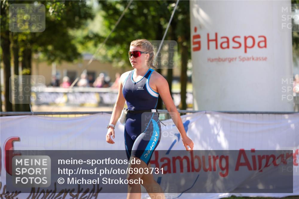 01.09.2024 - 17. Tribühne Triathlon Michael Strokosch http://msf.ph/oto/6903731 01.09.2024 11:04:10 Ziel 283 meine-sportfotos.de