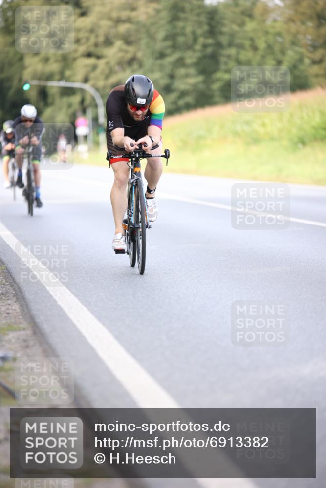01.09.2024 - 17. Tribühne Triathlon H.Heesch http://msf.ph/oto/6913382 01.09.2024 15:46:50 Radfahren 345, 908, 958, 1126, 1132, 1173, 1175, 1297, 1436, 1436 meine-sportfotos.de