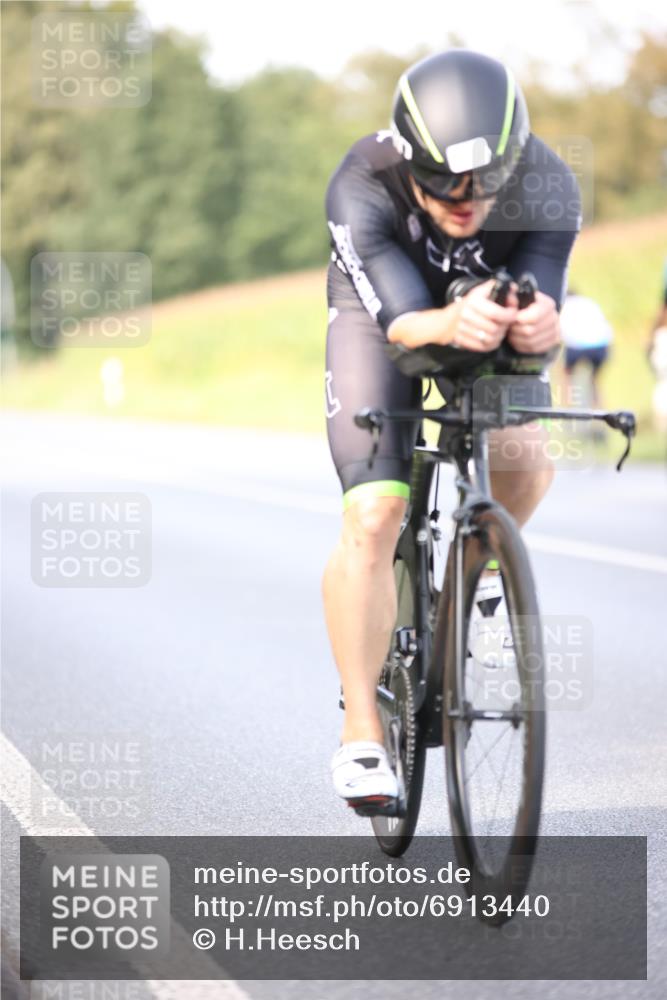 01.09.2024 - 17. Tribühne Triathlon H.Heesch http://msf.ph/oto/6913440 01.09.2024 15:46:53 Radfahren 345, 1126, 1132, 1173, 1175, 1436, 1436 meine-sportfotos.de