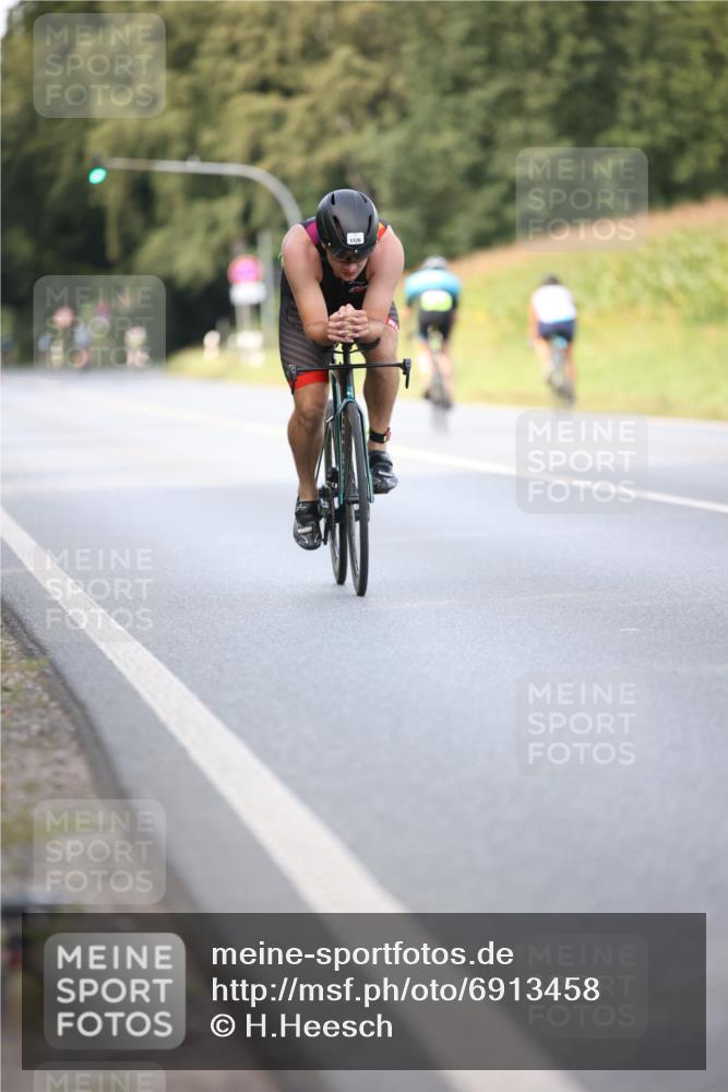 01.09.2024 - 17. Tribühne Triathlon H.Heesch http://msf.ph/oto/6913458 01.09.2024 15:46:56 Radfahren 345, 1126, 1151, 1436, 1436 meine-sportfotos.de