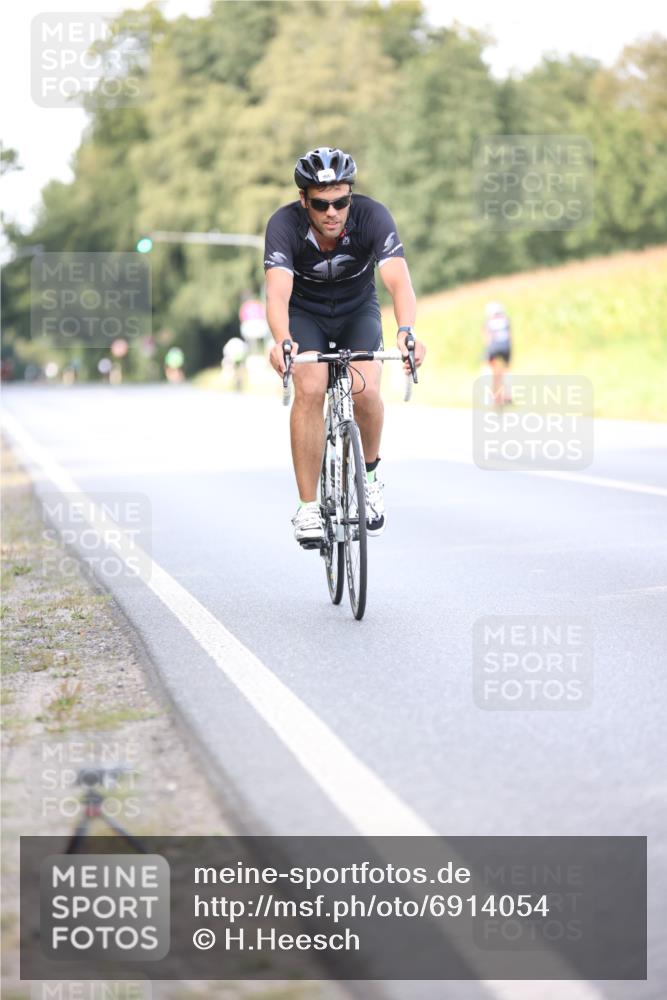 01.09.2024 - 17. Tribühne Triathlon H.Heesch http://msf.ph/oto/6914054 01.09.2024 15:47:22 Radfahren 813, 906, 928, 1036, 1044, 1207 meine-sportfotos.de