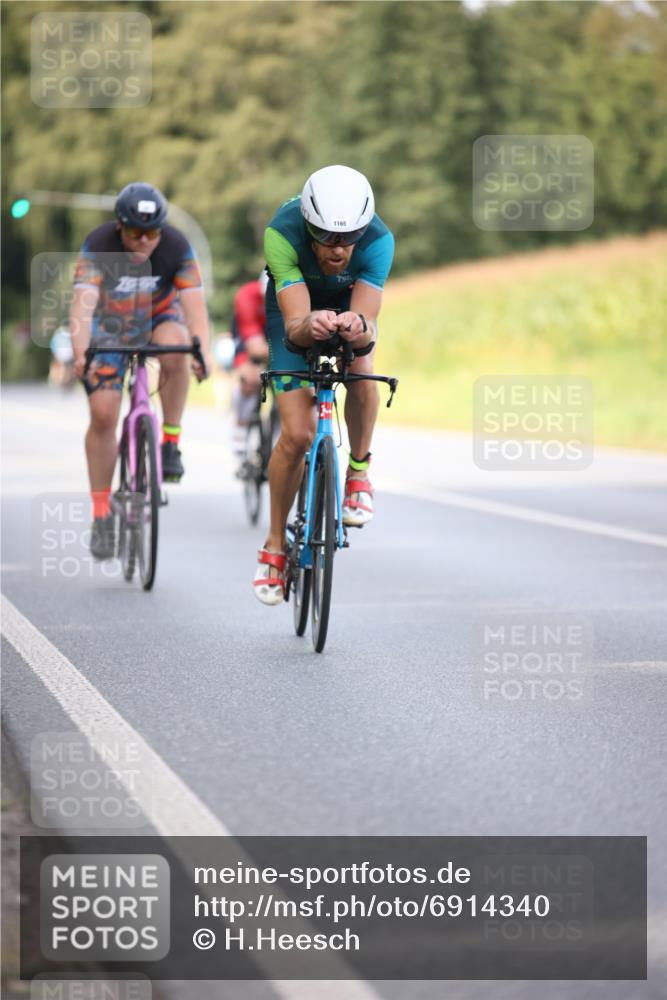 01.09.2024 - 17. Tribühne Triathlon H.Heesch http://msf.ph/oto/6914340 01.09.2024 15:48:09 Radfahren 4, 874, 887, 891, 1139, 1144, 1156, 1164, 1165, 1241 meine-sportfotos.de