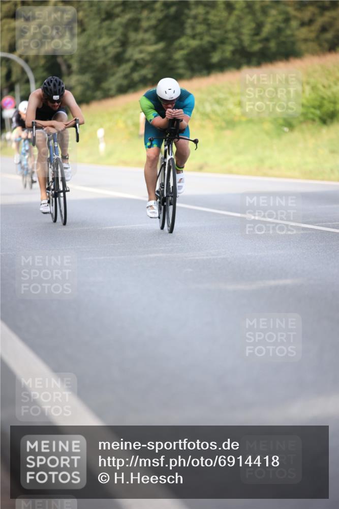 01.09.2024 - 17. Tribühne Triathlon H.Heesch http://msf.ph/oto/6914418 01.09.2024 15:48:17 Radfahren 4, 874, 1139, 1156, 1164, 1172, 1177, 1183, 1197, 1241 meine-sportfotos.de