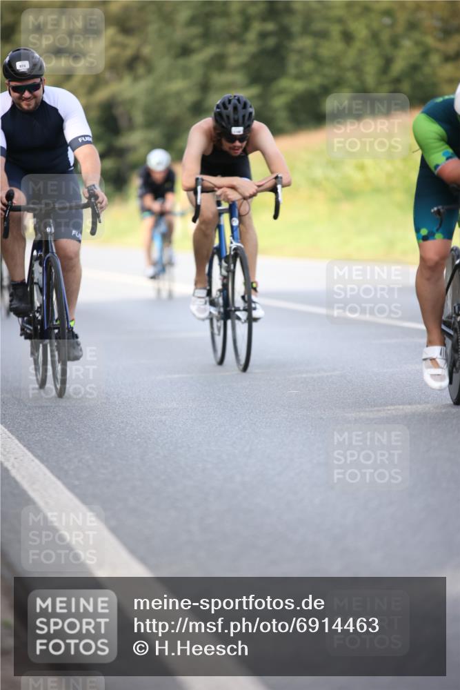 01.09.2024 - 17. Tribühne Triathlon H.Heesch http://msf.ph/oto/6914463 01.09.2024 15:48:18 Radfahren 4, 874, 1139, 1156, 1164, 1172, 1177, 1183, 1197 meine-sportfotos.de