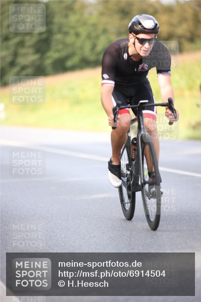 01.09.2024 - 17. Tribühne Triathlon H.Heesch http://msf.ph/oto/6914504 01.09.2024 15:48:20 Radfahren 4, 874, 1146, 1156, 1164, 1172, 1177, 1183, 1197 meine-sportfotos.de