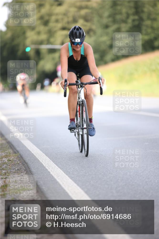 01.09.2024 - 17. Tribühne Triathlon H.Heesch http://msf.ph/oto/6914686 01.09.2024 15:48:26 Radfahren 912, 1146, 1172, 1181, 1276 meine-sportfotos.de