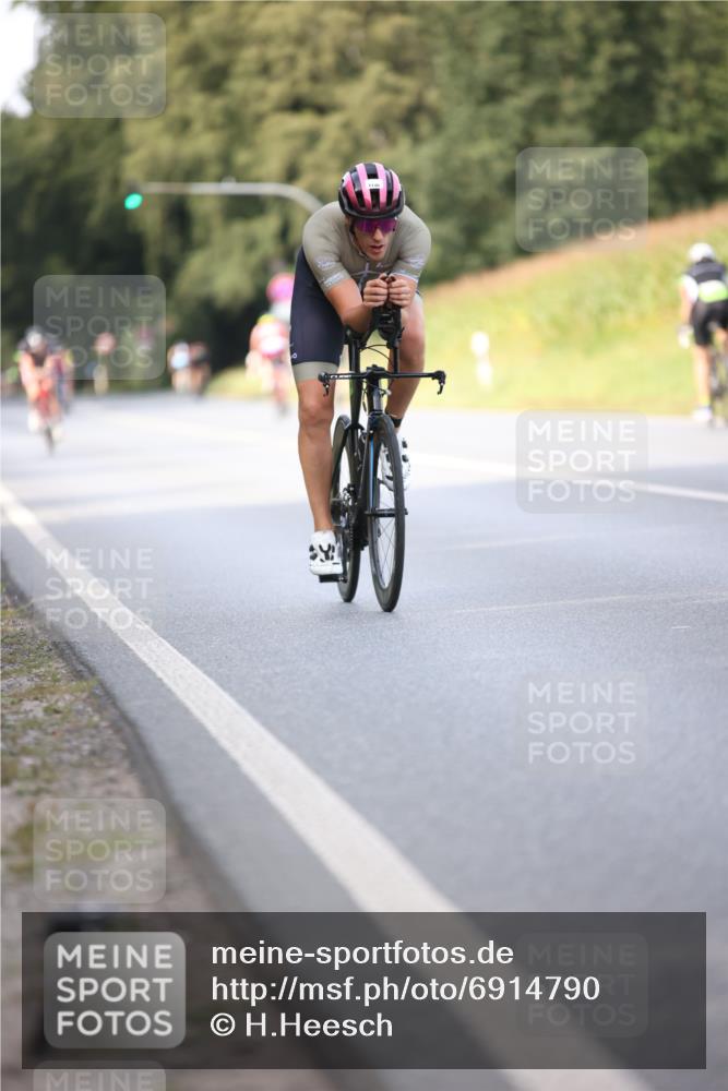 01.09.2024 - 17. Tribühne Triathlon H.Heesch http://msf.ph/oto/6914790 01.09.2024 15:48:29 Radfahren 912, 1146, 1181, 1266, 1276 meine-sportfotos.de