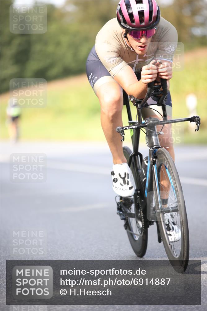 01.09.2024 - 17. Tribühne Triathlon H.Heesch http://msf.ph/oto/6914887 01.09.2024 15:48:30 Radfahren 912, 1146, 1181, 1266, 1276 meine-sportfotos.de