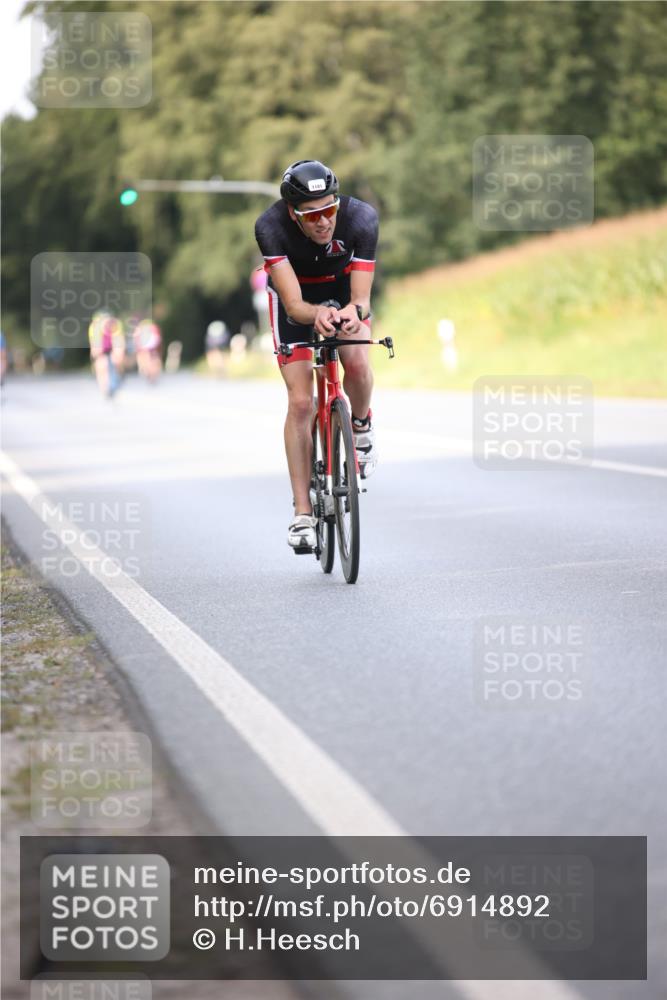 01.09.2024 - 17. Tribühne Triathlon H.Heesch http://msf.ph/oto/6914892 01.09.2024 15:48:33 Radfahren 912, 929, 1049, 1136, 1181, 1266, 1276 meine-sportfotos.de