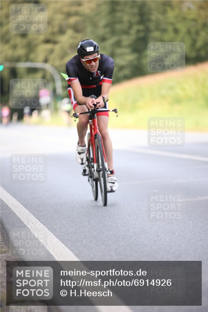 01.09.2024 - 17. Tribühne Triathlon H.Heesch http://msf.ph/oto/6914926 01.09.2024 15:48:34 Radfahren 8, 929, 1049, 1136, 1181, 1266, 1276 meine-sportfotos.de