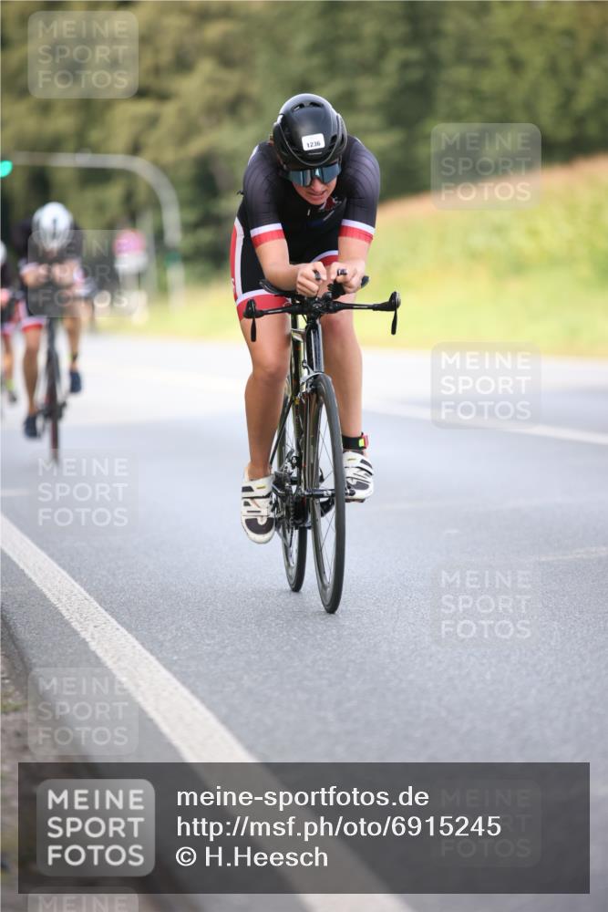01.09.2024 - 17. Tribühne Triathlon H.Heesch http://msf.ph/oto/6915245 01.09.2024 15:48:57 Radfahren 818, 1047, 1123, 1185, 1186, 1236 meine-sportfotos.de