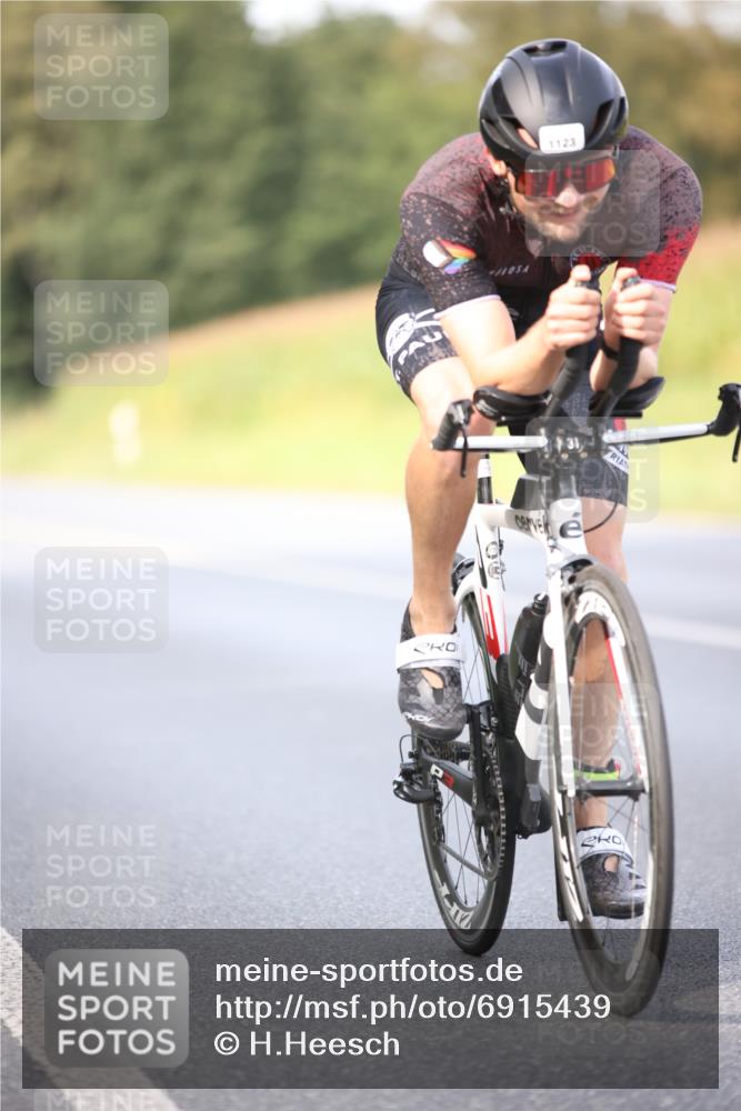 01.09.2024 - 17. Tribühne Triathlon H.Heesch http://msf.ph/oto/6915439 01.09.2024 15:49:04 Radfahren 818, 907, 1123, 1223 meine-sportfotos.de
