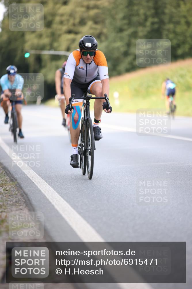 01.09.2024 - 17. Tribühne Triathlon H.Heesch http://msf.ph/oto/6915471 01.09.2024 15:49:12 Radfahren 907, 917, 930, 1120, 1223, 1490 meine-sportfotos.de