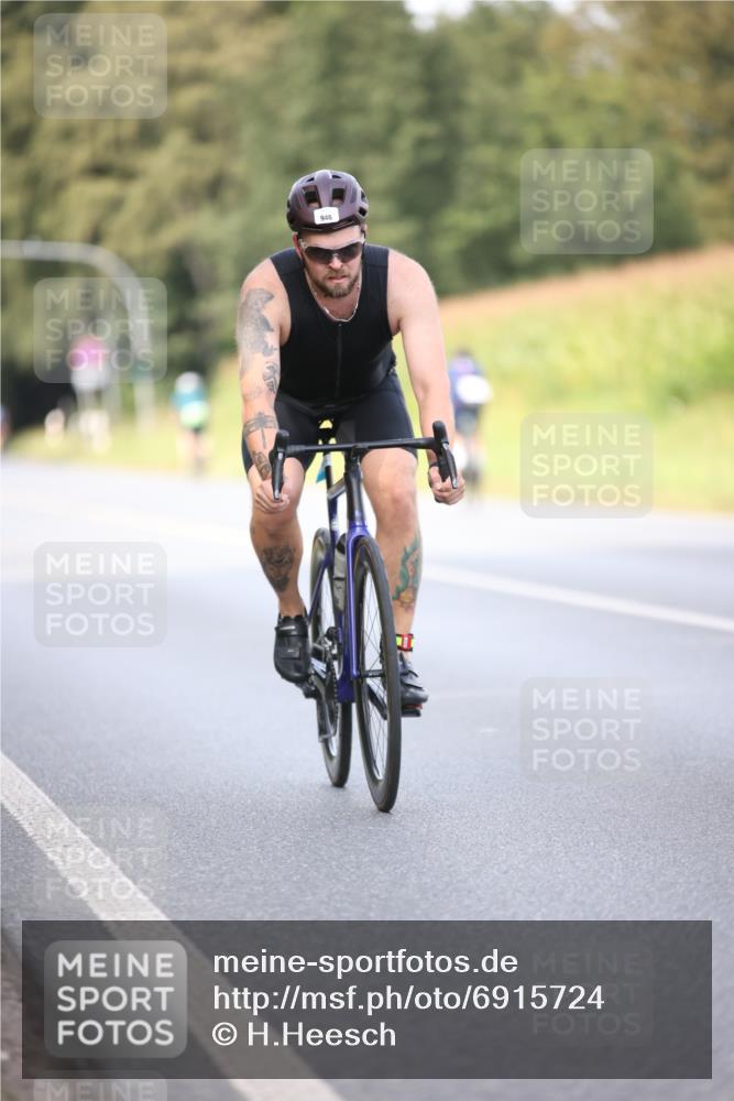 01.09.2024 - 17. Tribühne Triathlon H.Heesch http://msf.ph/oto/6915724 01.09.2024 15:49:27 Radfahren 872, 921, 946, 978, 985, 1187, 1192 meine-sportfotos.de