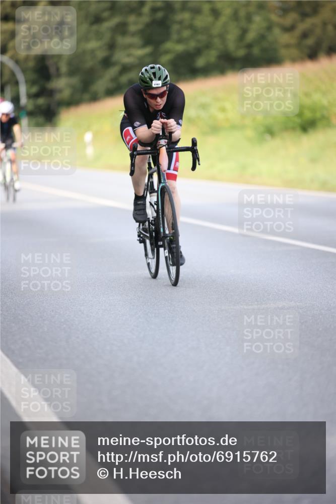 01.09.2024 - 17. Tribühne Triathlon H.Heesch http://msf.ph/oto/6915762 01.09.2024 15:49:32 Radfahren 872, 875, 921, 978, 980, 1148, 1174, 1187 meine-sportfotos.de