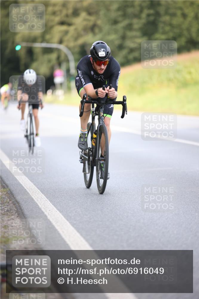 01.09.2024 - 17. Tribühne Triathlon H.Heesch http://msf.ph/oto/6916049 01.09.2024 15:49:41 Radfahren 821, 875, 883, 980, 1148, 1155, 1174, 1238 meine-sportfotos.de