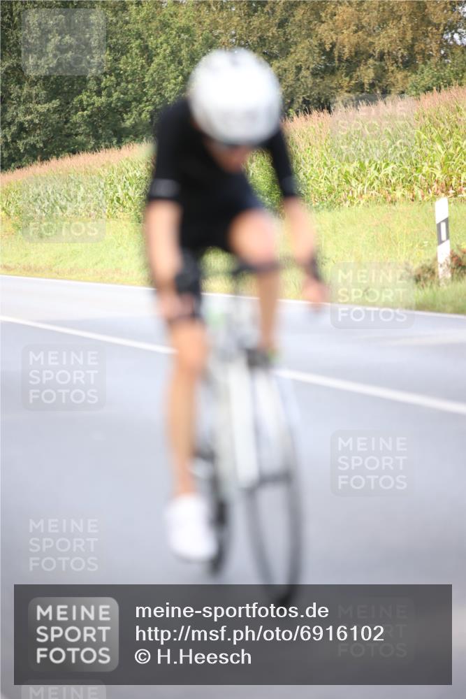 01.09.2024 - 17. Tribühne Triathlon H.Heesch http://msf.ph/oto/6916102 01.09.2024 15:49:43 Radfahren 821, 883, 980, 1148, 1155, 1174, 1238 meine-sportfotos.de