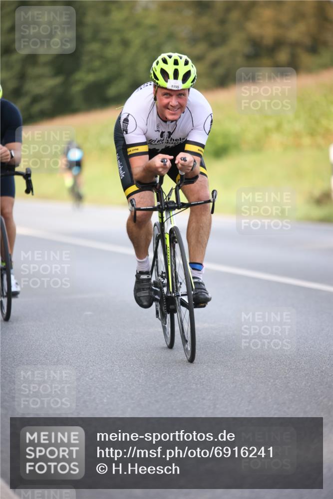 01.09.2024 - 17. Tribühne Triathlon H.Heesch http://msf.ph/oto/6916241 01.09.2024 15:49:48 Radfahren 816, 883, 940, 972, 988, 1043, 1155 meine-sportfotos.de