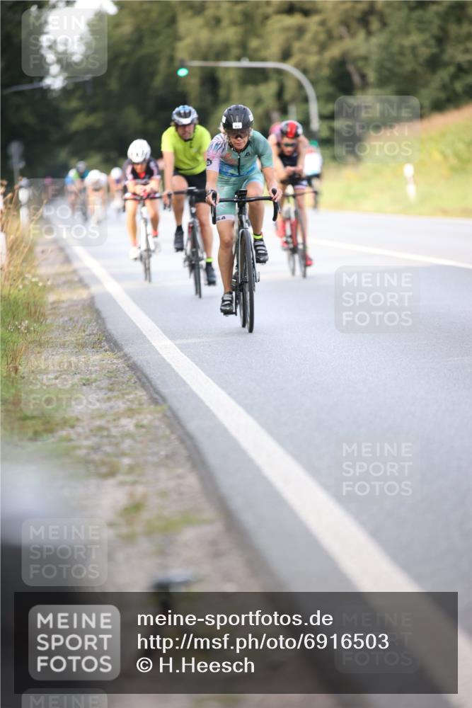 01.09.2024 - 17. Tribühne Triathlon H.Heesch http://msf.ph/oto/6916503 01.09.2024 15:49:58 Radfahren 814, 932, 988, 1125, 1128, 1129, 1134, 1157, 1159, 1162 meine-sportfotos.de