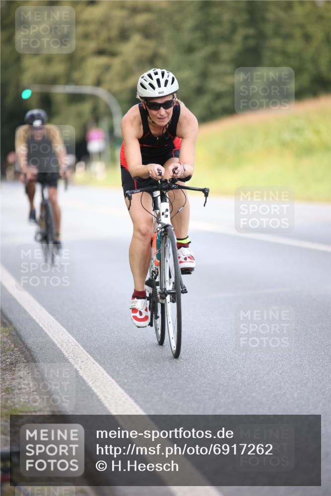 01.09.2024 - 17. Tribühne Triathlon H.Heesch http://msf.ph/oto/6917262 01.09.2024 15:50:24 Radfahren 817, 881, 989, 1035, 1169, 1171, 1189 meine-sportfotos.de