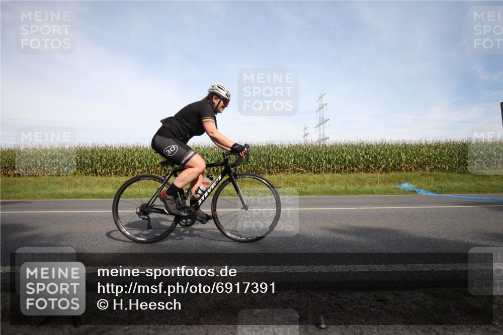 01.09.2024 - 17. Tribühne Triathlon H.Heesch http://msf.ph/oto/6917391 01.09.2024 15:43:21 Radfahren 820, 949, 986, 1029, 1045, 1047, 1220, 1277, 1284, 1435 meine-sportfotos.de