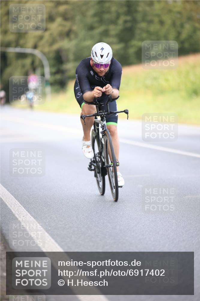 01.09.2024 - 17. Tribühne Triathlon H.Heesch http://msf.ph/oto/6917402 01.09.2024 15:50:27 Radfahren 881, 984, 1056, 1169, 1171, 1189 meine-sportfotos.de