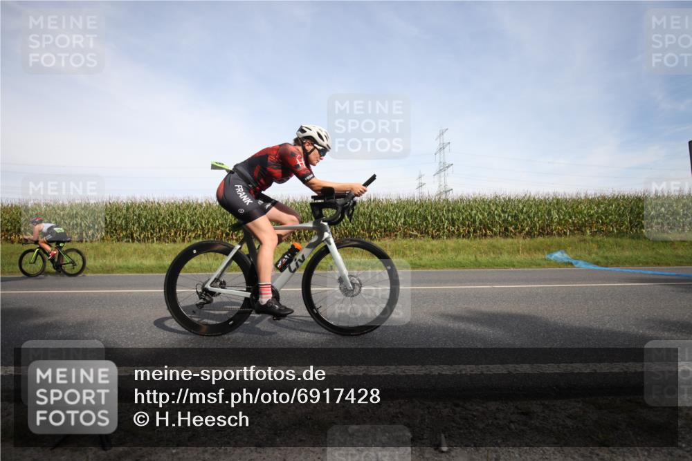 01.09.2024 - 17. Tribühne Triathlon H.Heesch http://msf.ph/oto/6917428 01.09.2024 15:43:28 Radfahren 105, 912, 1045, 1220, 1224, 1282, 1284, 1408, 1435 meine-sportfotos.de