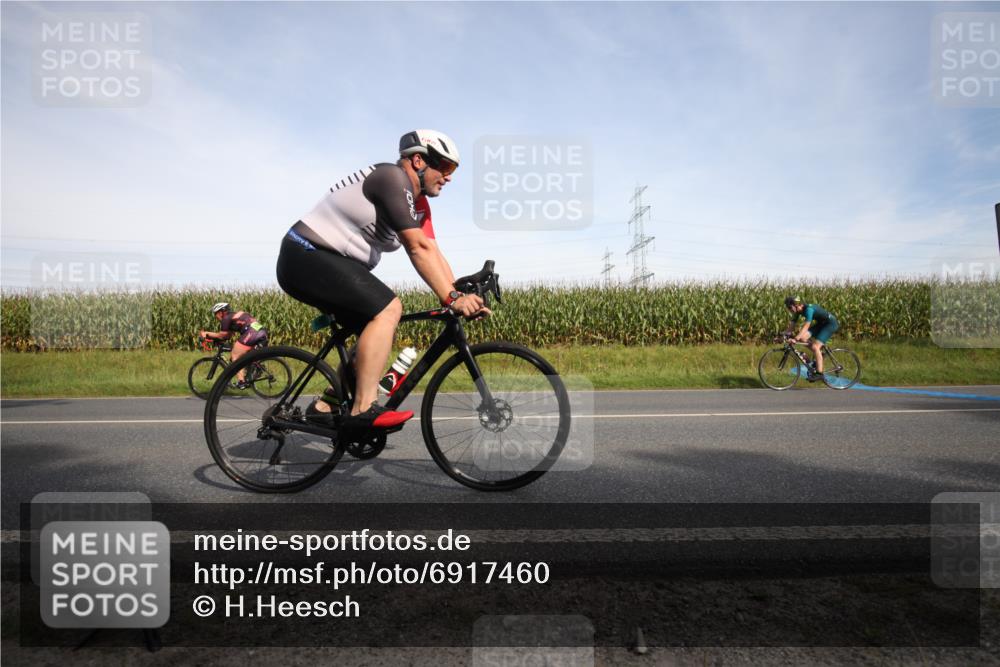 01.09.2024 - 17. Tribühne Triathlon H.Heesch http://msf.ph/oto/6917460 01.09.2024 15:44:09 Radfahren 821, 929, 974, 1139, 1198, 1205, 1226, 1231 meine-sportfotos.de