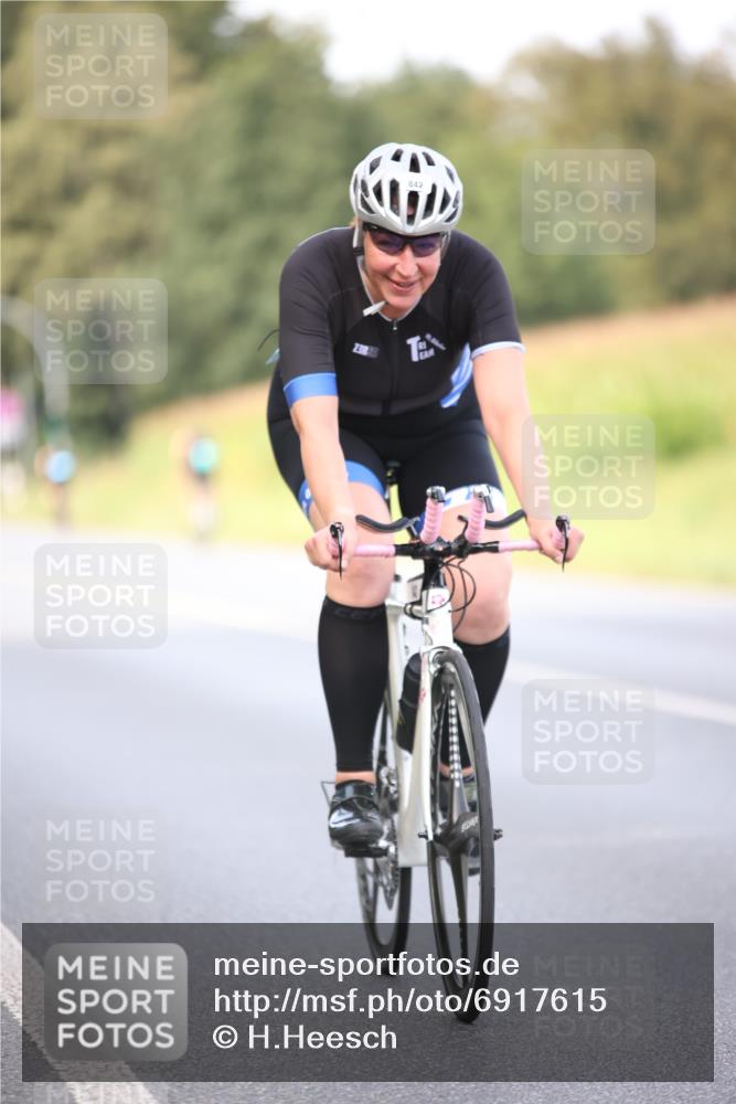 01.09.2024 - 17. Tribühne Triathlon H.Heesch http://msf.ph/oto/6917615 01.09.2024 15:50:30 Radfahren 984, 987, 1056, 1169, 1171, 1189 meine-sportfotos.de