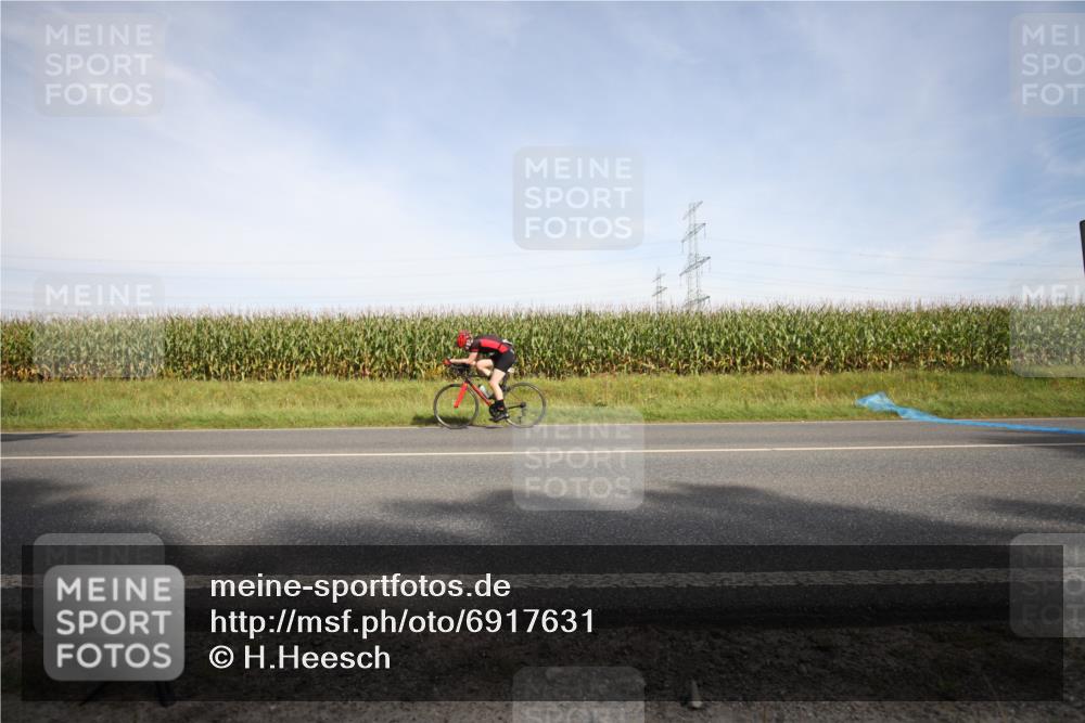 01.09.2024 - 17. Tribühne Triathlon H.Heesch http://msf.ph/oto/6917631 01.09.2024 15:44:53 Radfahren 890, 927, 940, 1055, 839 meine-sportfotos.de