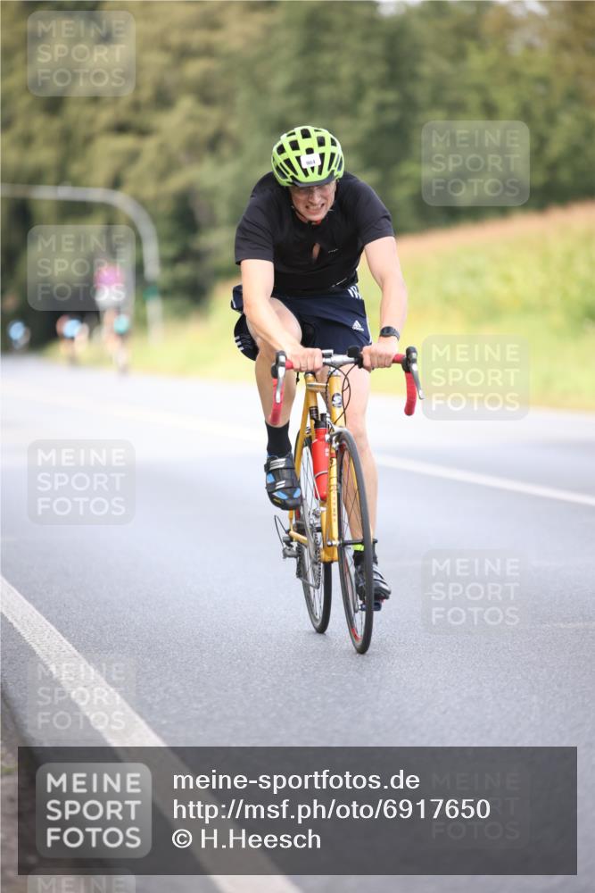 01.09.2024 - 17. Tribühne Triathlon H.Heesch http://msf.ph/oto/6917650 01.09.2024 15:50:34 Radfahren 984, 987, 990, 1051, 1056, 1137, 1169, 1189, 1214 meine-sportfotos.de