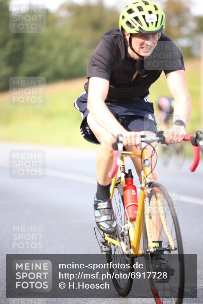 01.09.2024 - 17. Tribühne Triathlon H.Heesch http://msf.ph/oto/6917728 01.09.2024 15:50:35 Radfahren 984, 987, 990, 1051, 1056, 1127, 1137, 1169, 1214 meine-sportfotos.de