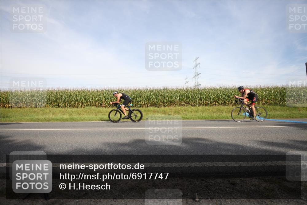 01.09.2024 - 17. Tribühne Triathlon H.Heesch http://msf.ph/oto/6917747 01.09.2024 15:45:23 Radfahren 829, 1279 meine-sportfotos.de