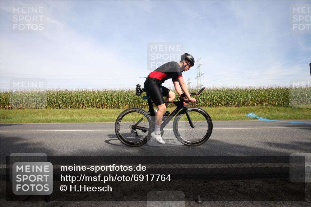 01.09.2024 - 17. Tribühne Triathlon H.Heesch http://msf.ph/oto/6917764 01.09.2024 15:45:29 Radfahren 817, 959, 960 meine-sportfotos.de