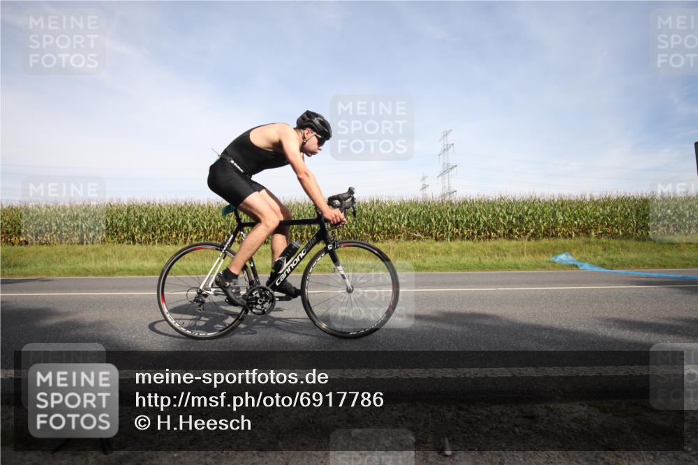 01.09.2024 - 17. Tribühne Triathlon H.Heesch http://msf.ph/oto/6917786 01.09.2024 15:45:32 Radfahren 817, 954, 959, 960 meine-sportfotos.de