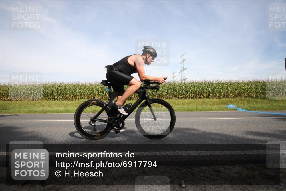 01.09.2024 - 17. Tribühne Triathlon H.Heesch http://msf.ph/oto/6917794 01.09.2024 15:45:36 Radfahren 817, 954 meine-sportfotos.de