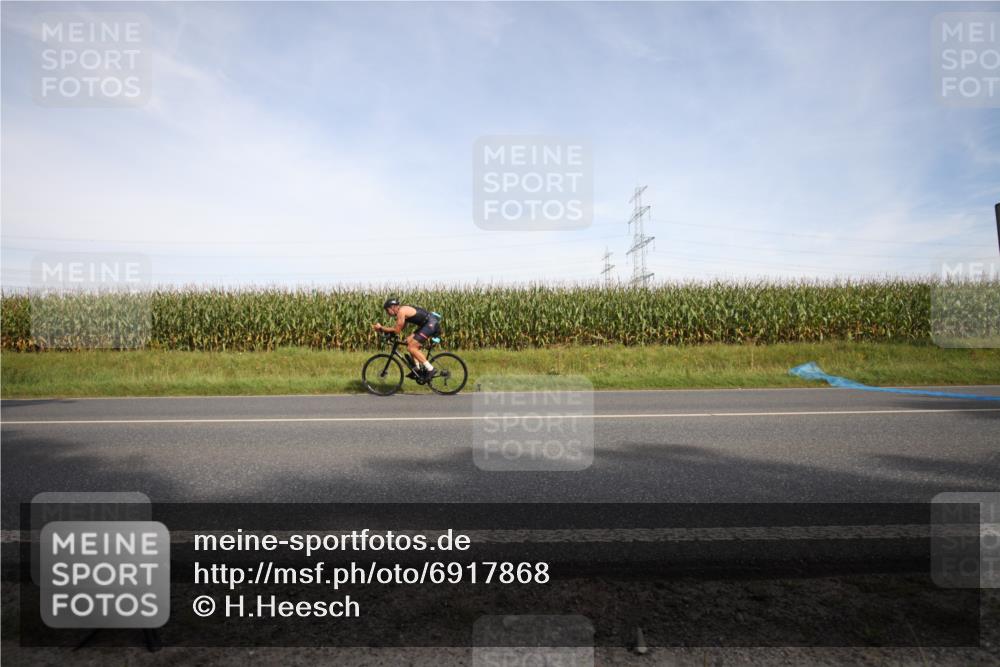 01.09.2024 - 17. Tribühne Triathlon H.Heesch http://msf.ph/oto/6917868 01.09.2024 15:46:10 Radfahren 916, 931, 933, 956, 1169, 1434 meine-sportfotos.de