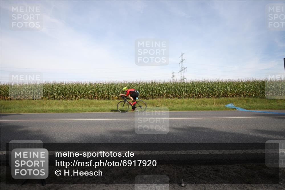 01.09.2024 - 17. Tribühne Triathlon H.Heesch http://msf.ph/oto/6917920 01.09.2024 15:46:16 Radfahren 182, 916, 923, 931, 933, 1030, 1137, 1169, 1434 meine-sportfotos.de