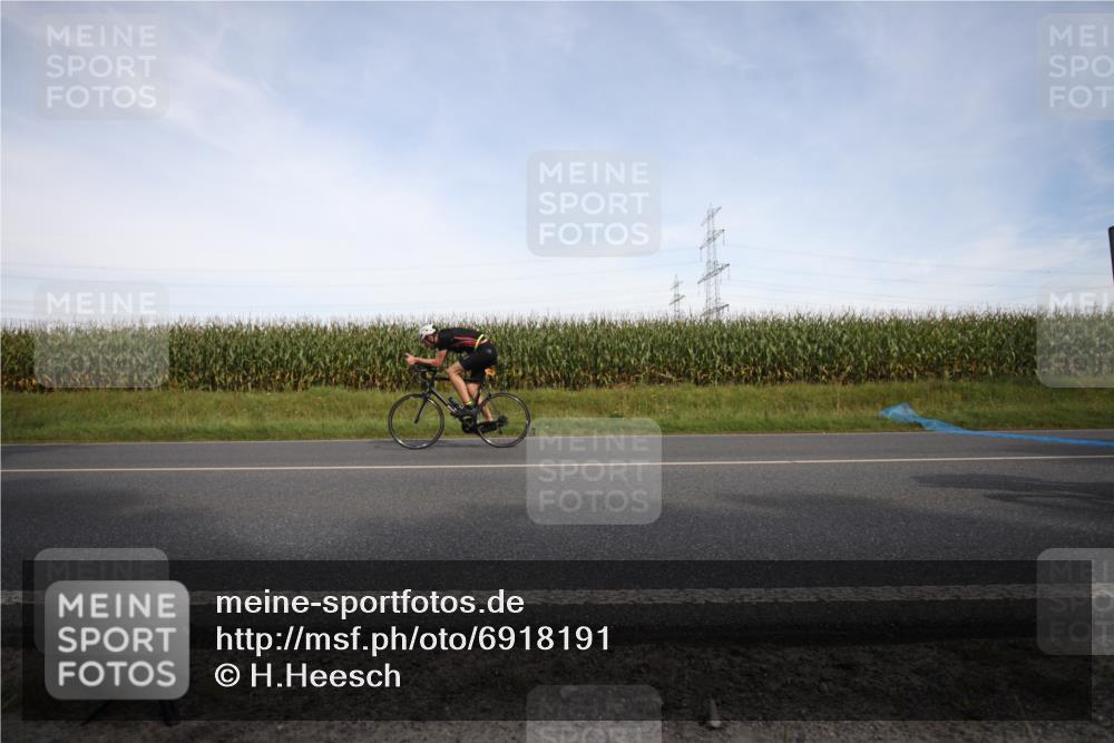 01.09.2024 - 17. Tribühne Triathlon H.Heesch http://msf.ph/oto/6918191 01.09.2024 15:46:58 Radfahren 345, 1126, 1173, 1436, 1436 meine-sportfotos.de