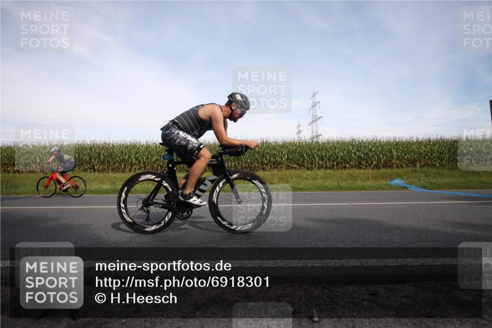 01.09.2024 - 17. Tribühne Triathlon H.Heesch http://msf.ph/oto/6918301 01.09.2024 15:47:17 Radfahren 903, 904, 1037, 1044, 1057, 1130, 1207, 1253, 862 meine-sportfotos.de