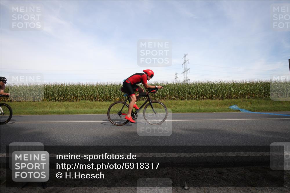 01.09.2024 - 17. Tribühne Triathlon H.Heesch http://msf.ph/oto/6918317 01.09.2024 15:47:18 Radfahren 903, 904, 906, 1037, 1044, 1130, 1207, 1253, 862 meine-sportfotos.de