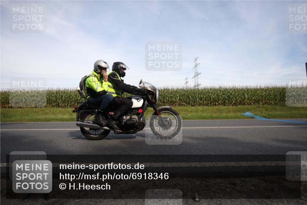 01.09.2024 - 17. Tribühne Triathlon H.Heesch http://msf.ph/oto/6918346 01.09.2024 15:47:19 Radfahren 903, 904, 906, 928, 1044, 1130, 1207, 1253 meine-sportfotos.de
