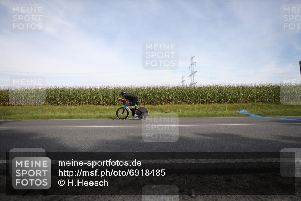 01.09.2024 - 17. Tribühne Triathlon H.Heesch http://msf.ph/oto/6918485 01.09.2024 15:47:37 Radfahren 820, 820, 886, 1032, 1039, 1054, 1190, 1252 meine-sportfotos.de