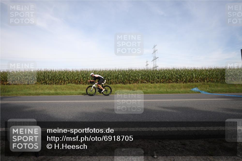 01.09.2024 - 17. Tribühne Triathlon H.Heesch http://msf.ph/oto/6918705 01.09.2024 15:47:56 Radfahren 105, 884, 938, 1489 meine-sportfotos.de