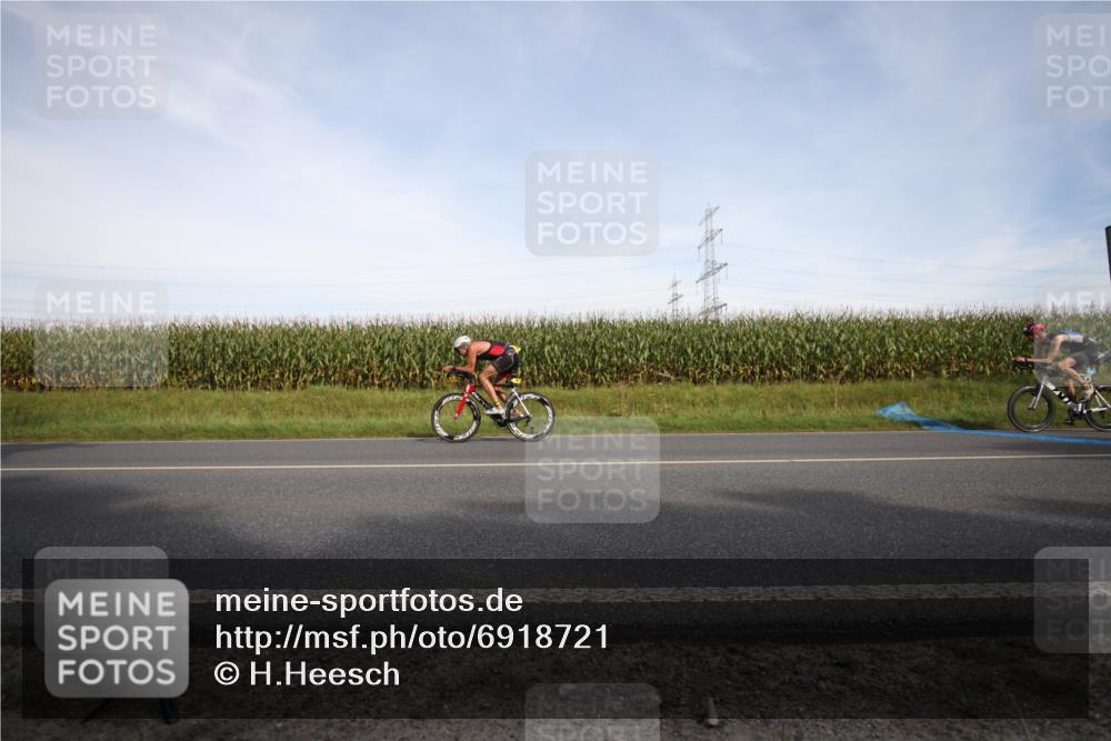 01.09.2024 - 17. Tribühne Triathlon H.Heesch http://msf.ph/oto/6918721 01.09.2024 15:47:59 Radfahren 105, 884, 938, 1489 meine-sportfotos.de